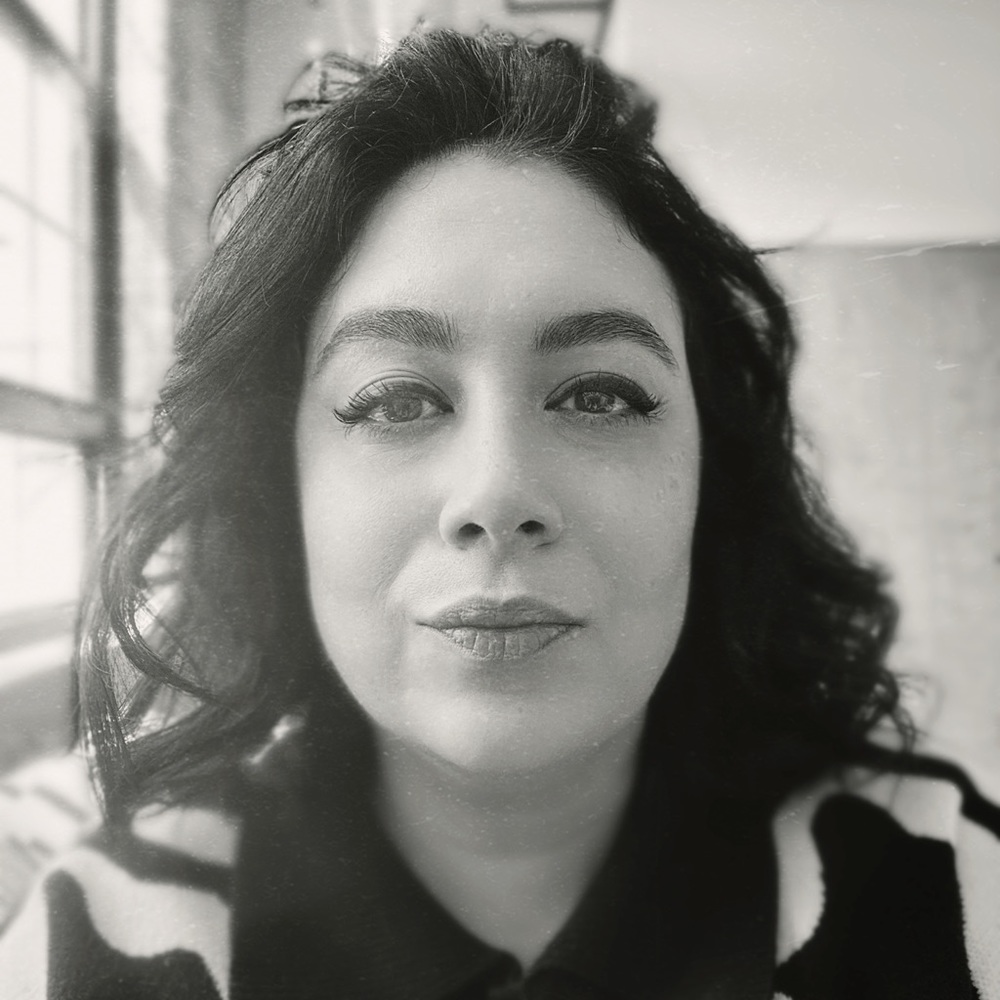 Meet your Posher, Amira